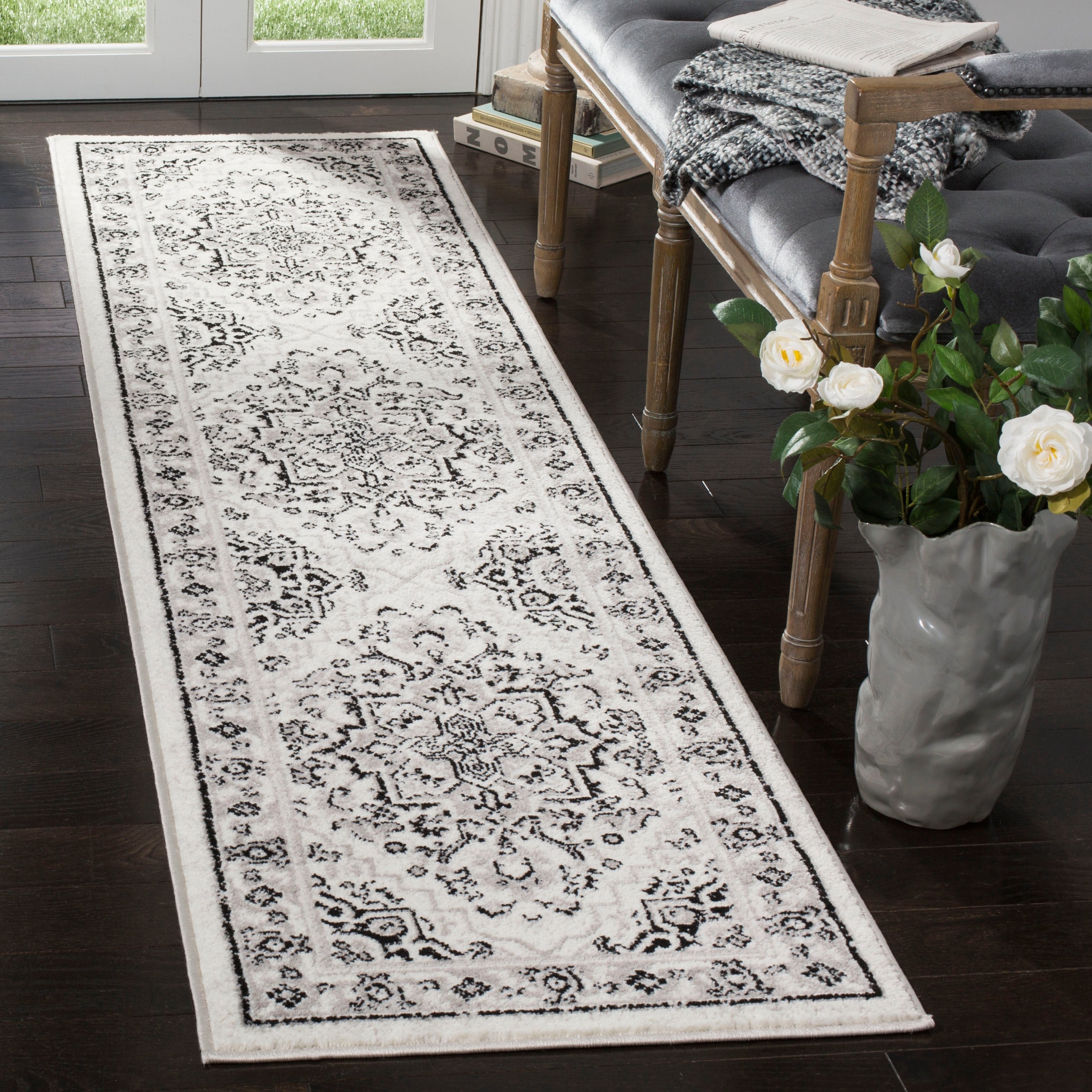 SAFAVIEH Skyler Agoritsa Oriental Boho Rug