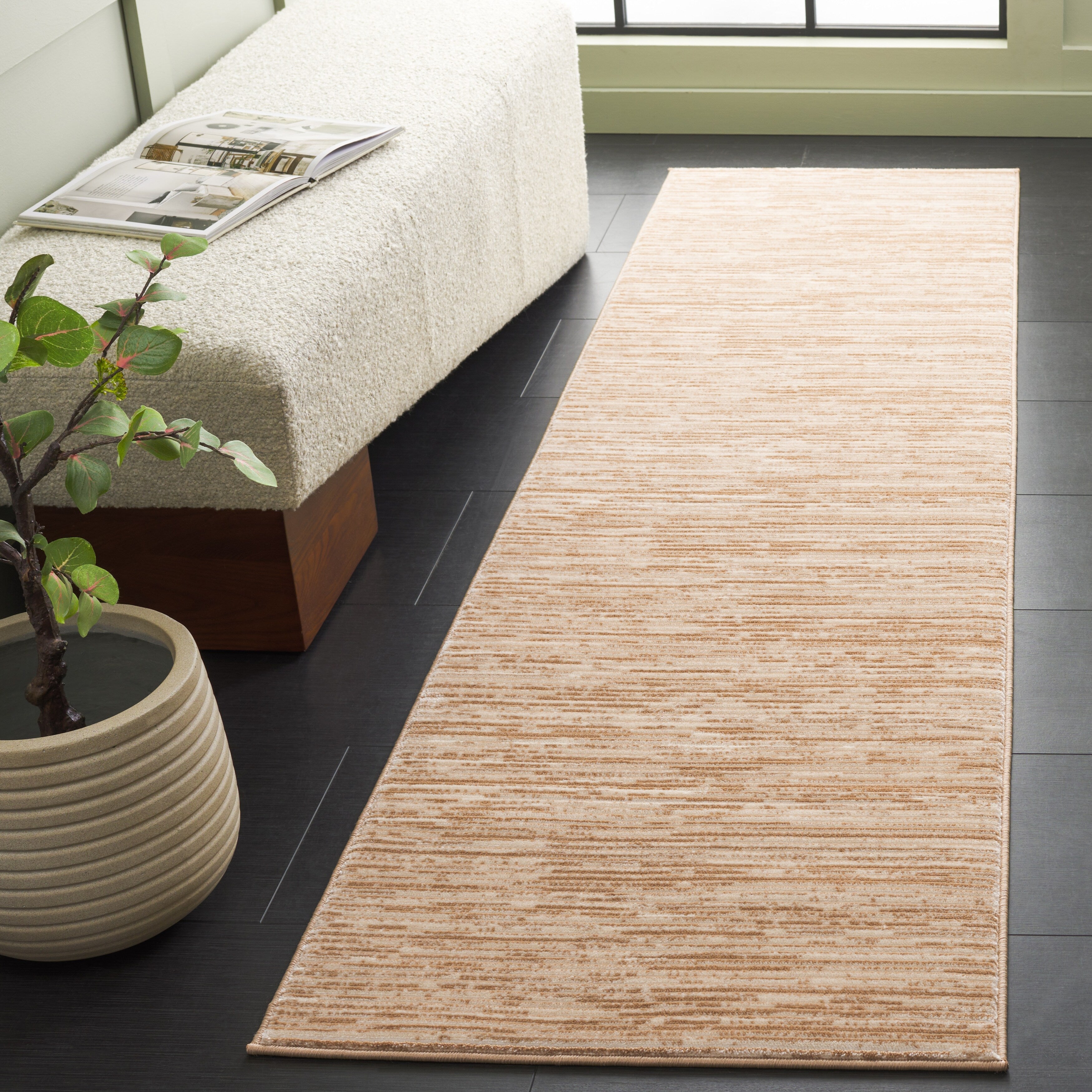 SAFAVIEH Vision Sunanda Modern Ombre Tonal Rug.