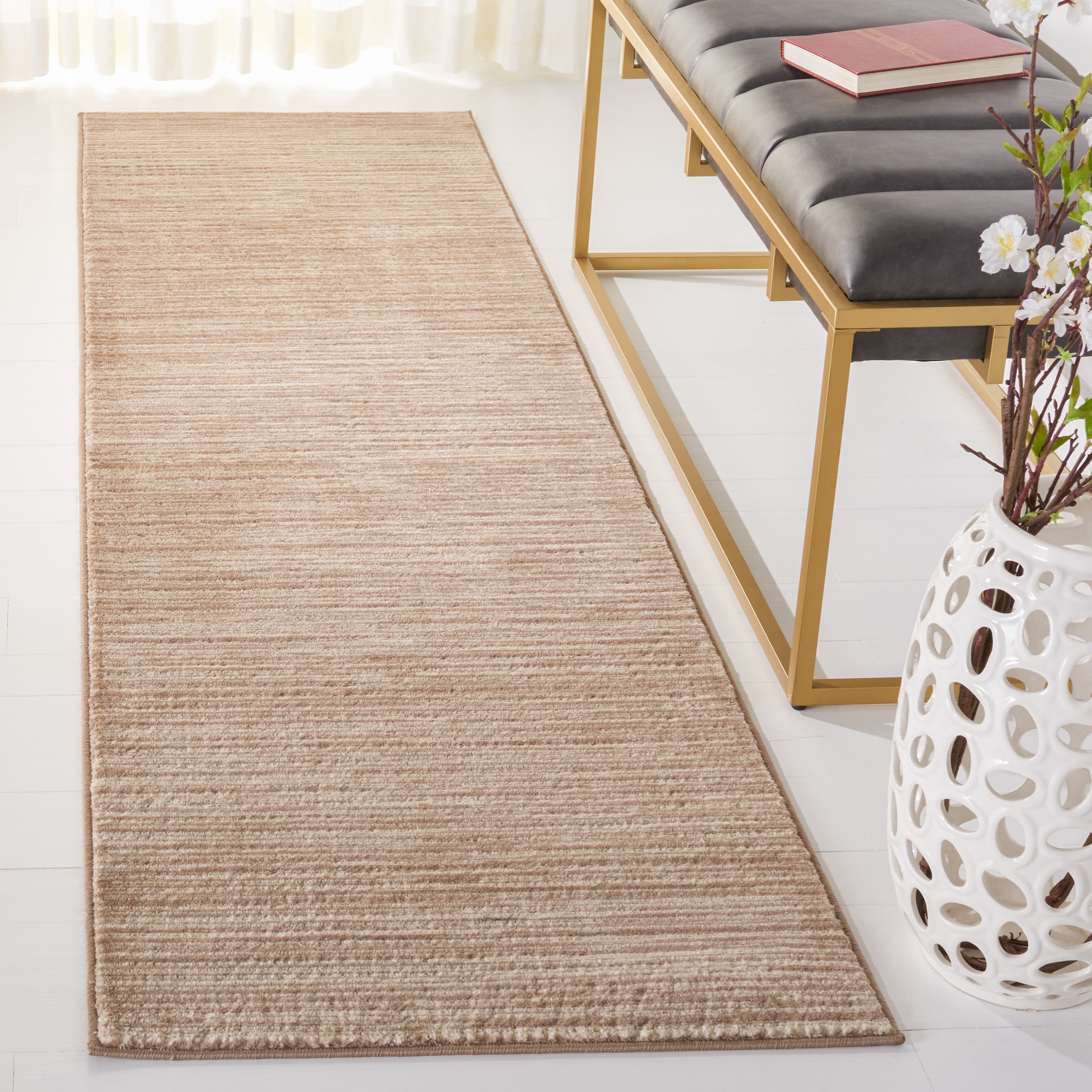 SAFAVIEH Vision Sunanda Modern Ombre Tonal Rug.