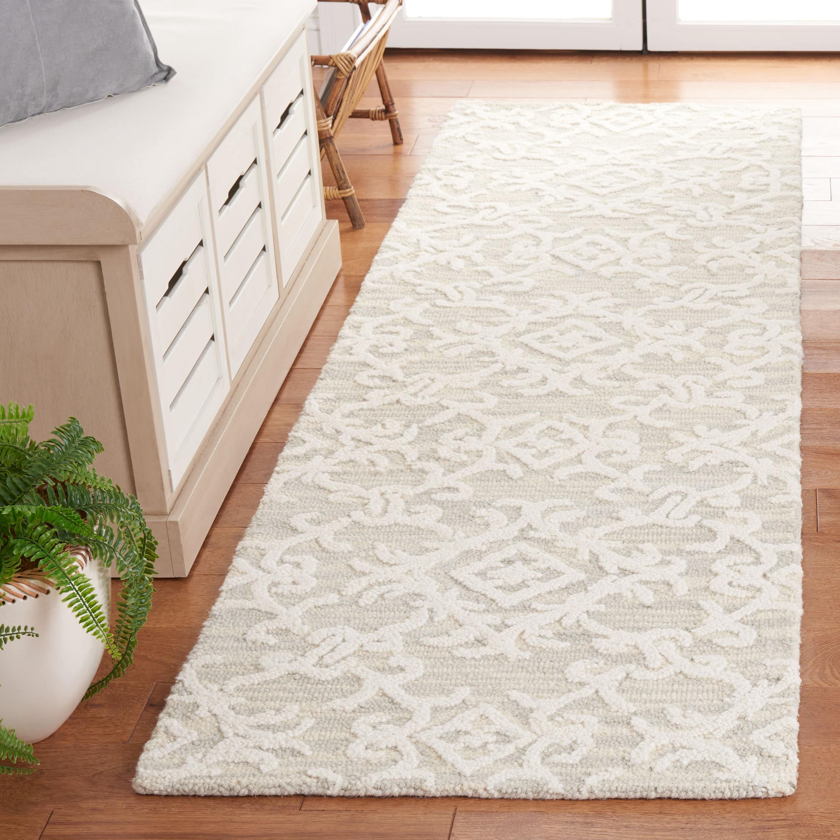 SAFAVIEH, Handmade Blossom Vesela Modern Floral Wool Rug