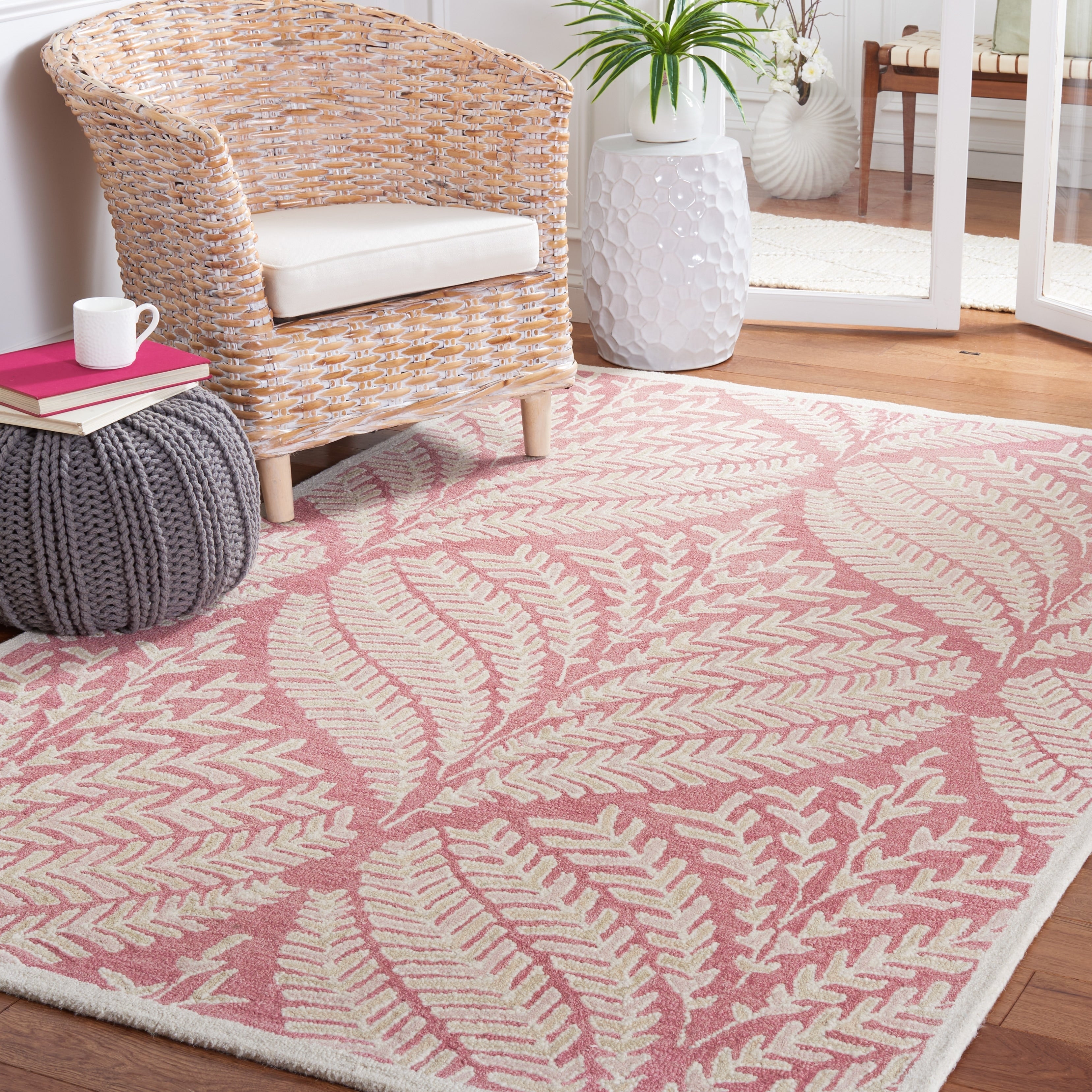 SAFAVIEH Handmade Capri Kert Wool Rug