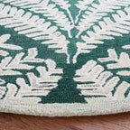 SAFAVIEH Handmade Capri Kert Wool Rug