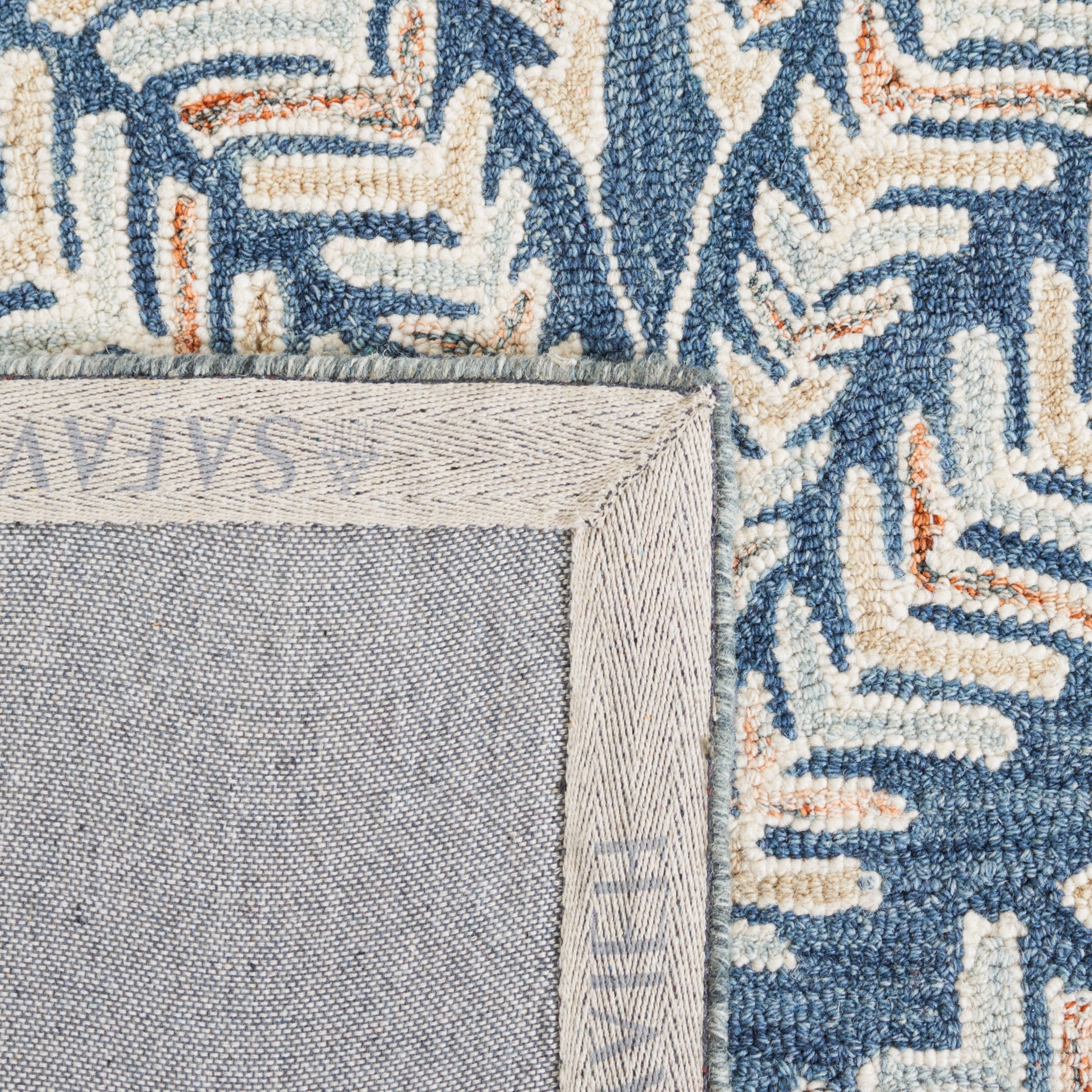 SAFAVIEH Handmade Capri Kert Wool Rug