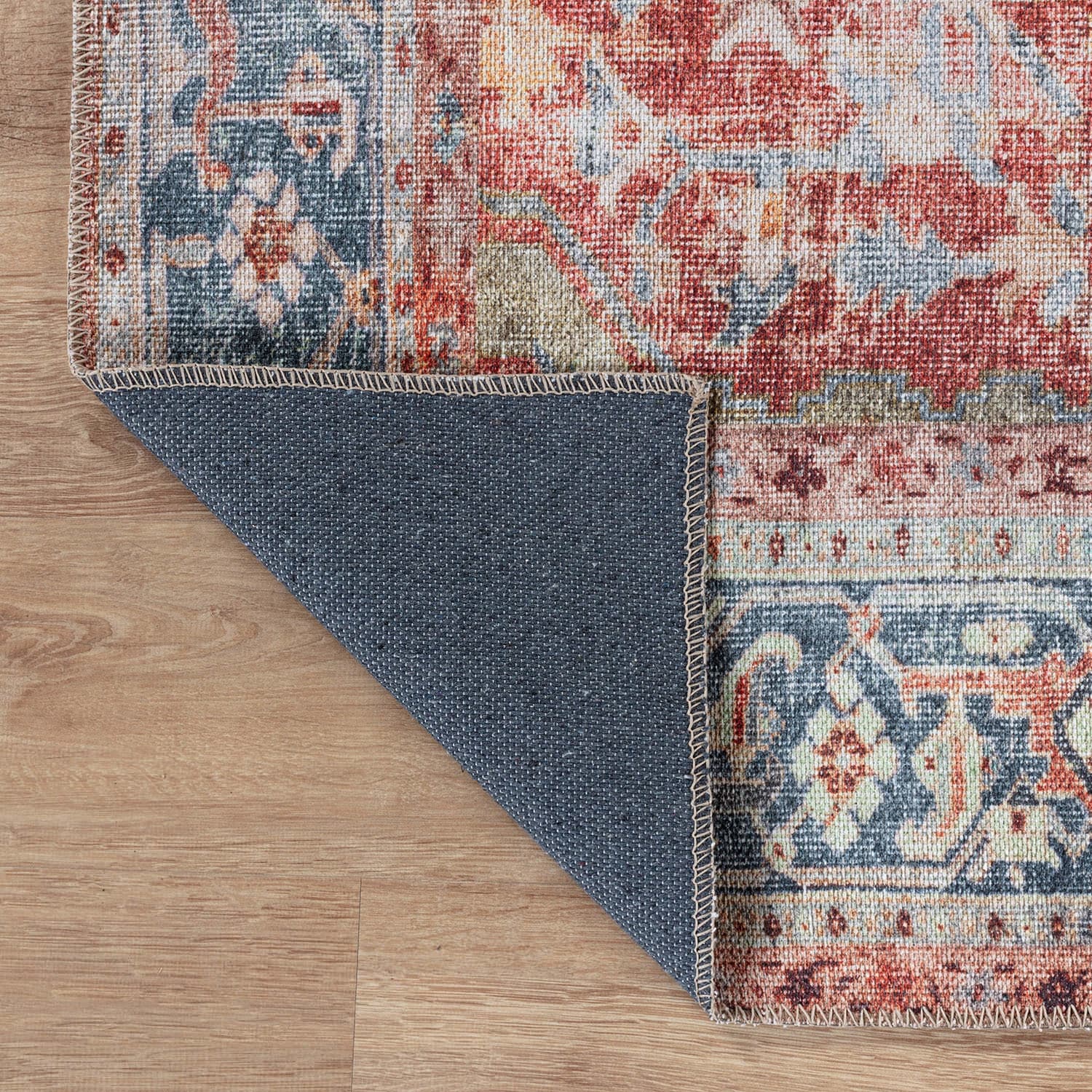 Traditional Distressed Machine Washable Area Rug