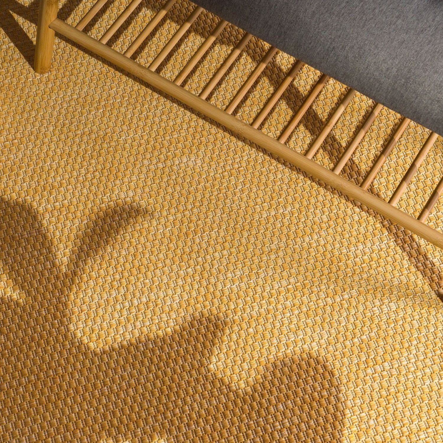 Variegated Waterproof Outdoor Rug for Patio