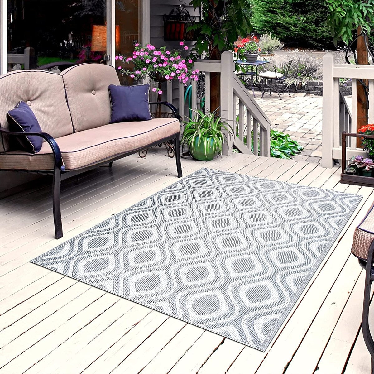 Venice Lightweight Reversible Recycled Plastic Outdoor Floor Mat/Rug