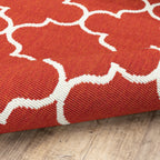 Vista Home Martinique Off-White/Brick Red Lattice Indoor/Outdoor Rug.