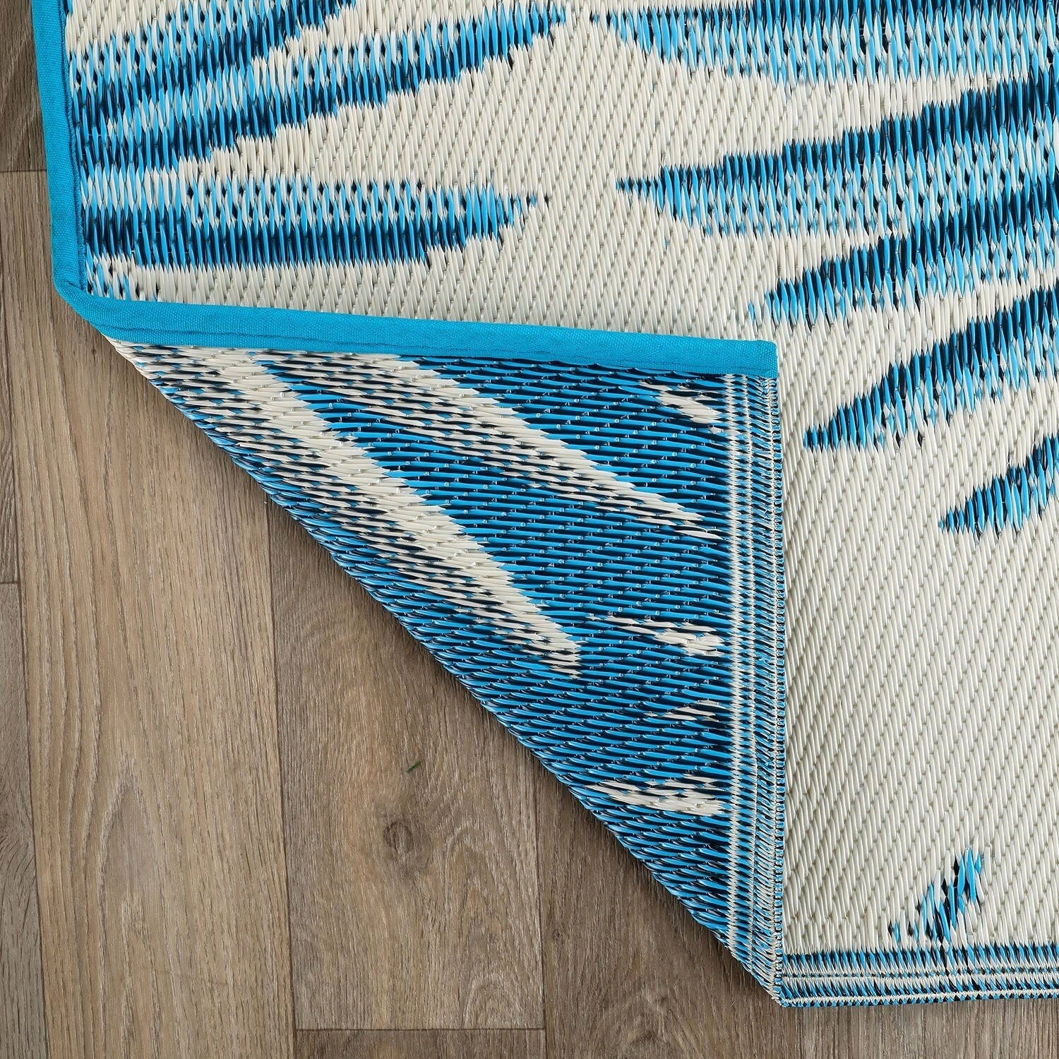 World Rug Gallery Floral Tropical Reversible Recycled Plastic Outdoor Rugs